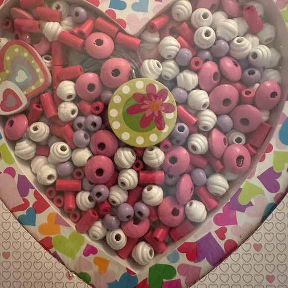 Fun Heart Frame and Bead Kit - Picture 6 of 7